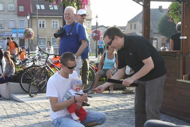 Zwyciężył mężczyzna w szpilkach - video