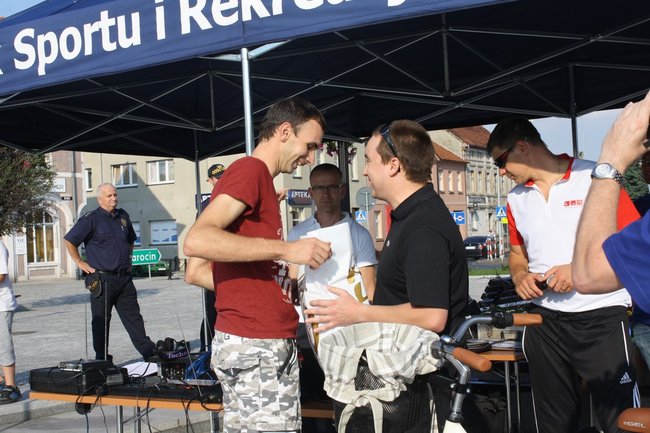 Zwyciężył mężczyzna w szpilkach - video