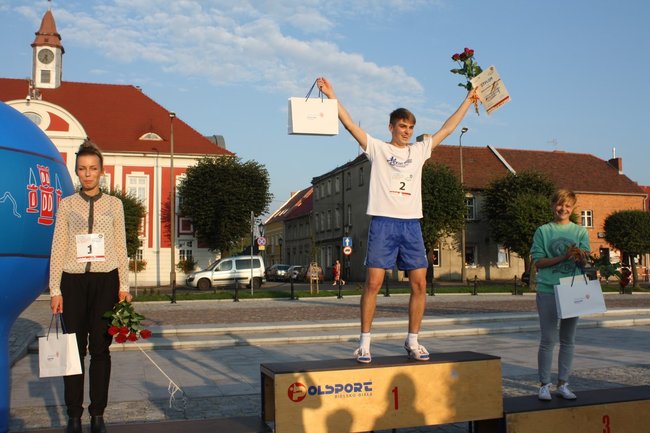 Zwyciężył mężczyzna w szpilkach - video