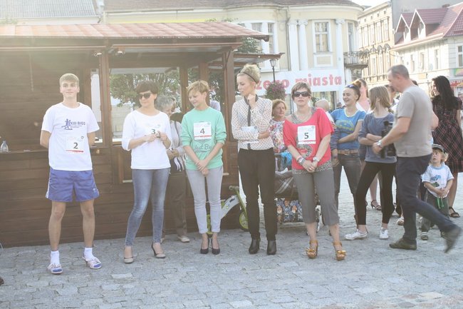 Zwyciężył mężczyzna w szpilkach - video