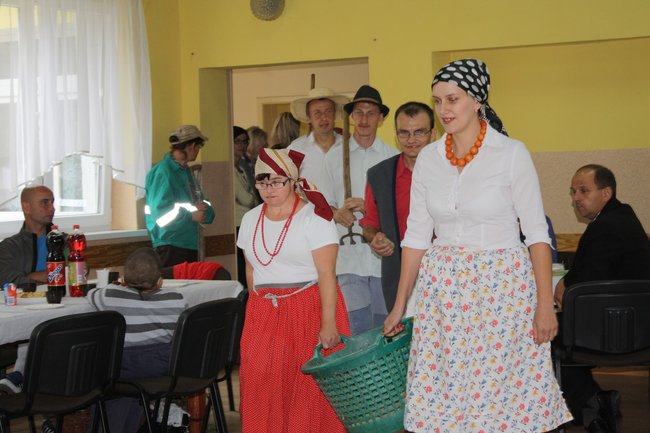 Zabawa z ziemniakami ? zdjęcia