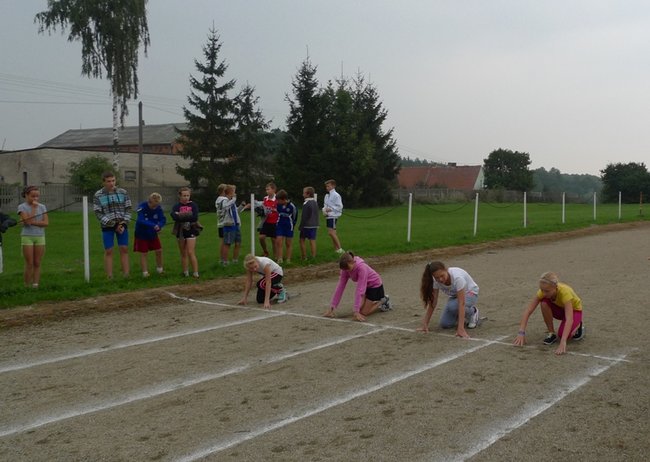  Mały memoriał w Daleszynie - zdjęcia