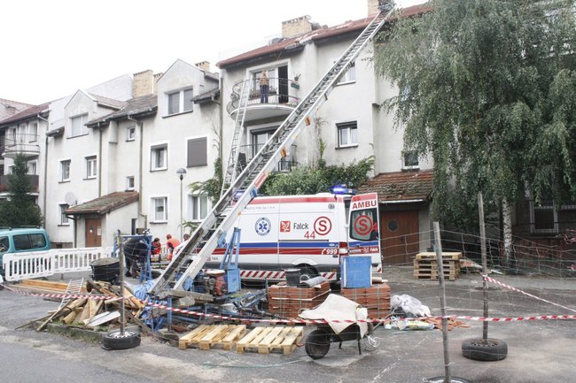 Spadł z wysokości - zdjęcia