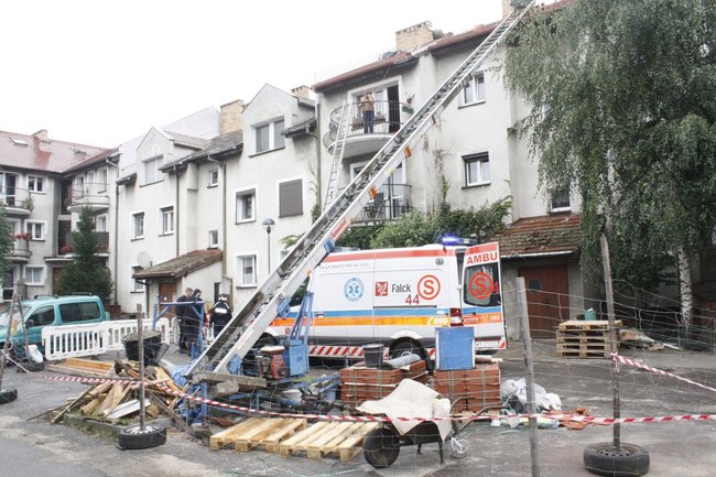 Spadł z wysokości - zdjęcia