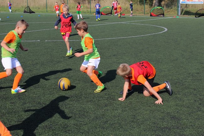 Dobra zabawa z piłką - zdjęcia