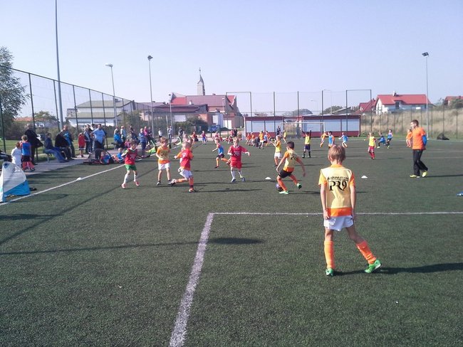 Dobra zabawa z piłką - zdjęcia