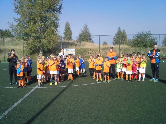 Dobra zabawa z piłką - zdjęcia