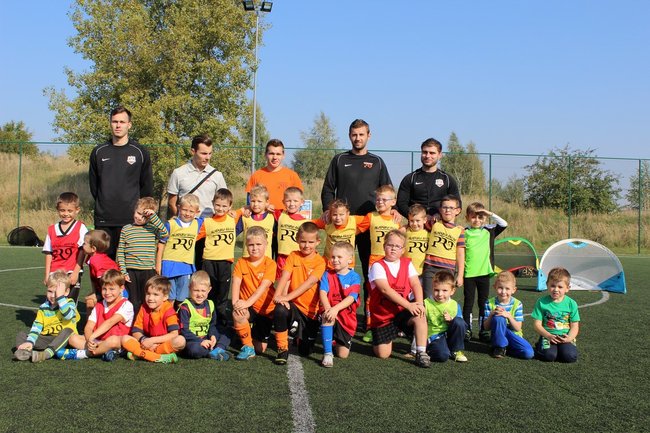 Dobra zabawa z piłką - zdjęcia