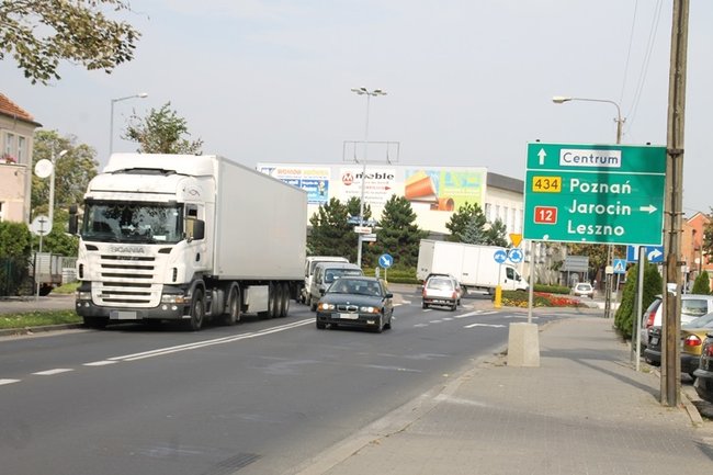 Kolizja na rondzie - zdjęcia