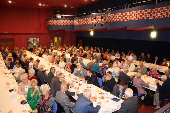 Przy wspólnym stole - zdjęcia