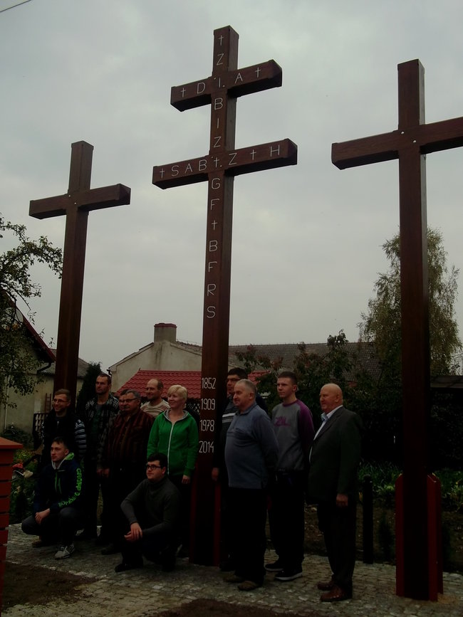 Postawili nowe krzyże - zdjęcia
