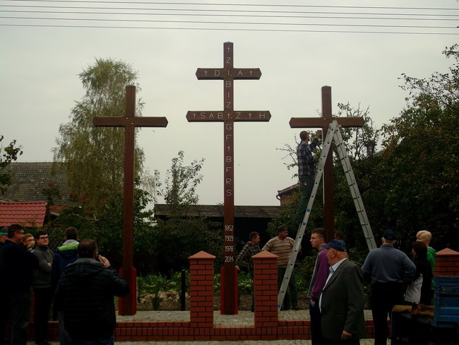 Postawili nowe krzyże - zdjęcia