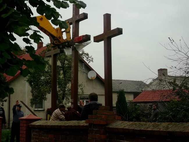 Postawili nowe krzyże - zdjęcia