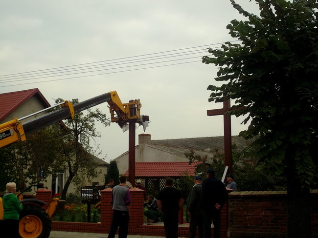 Postawili nowe krzyże - zdjęcia