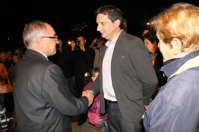 Usiedli obok błogosławionego - zdjęcia