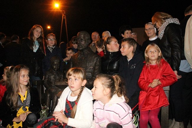 Usiedli obok błogosławionego - zdjęcia