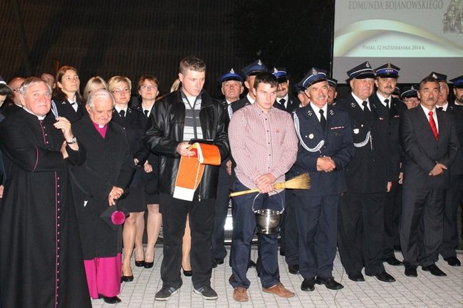 Usiedli obok błogosławionego - zdjęcia