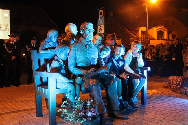 Usiedli obok błogosławionego - zdjęcia