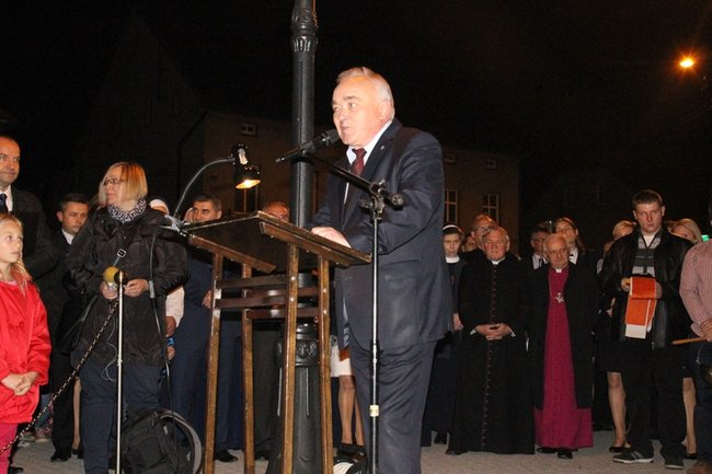 Usiedli obok błogosławionego - zdjęcia