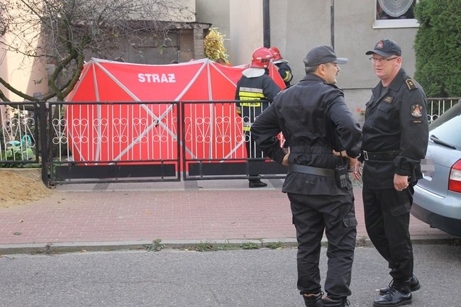 Ratownicy walczą o jego życie