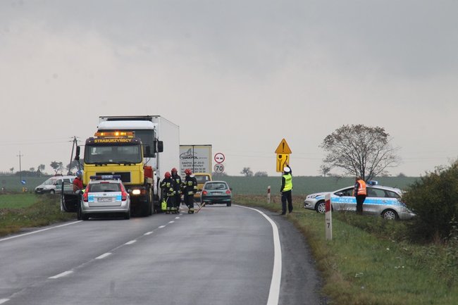 Złamał się na mostku - zdjęcia