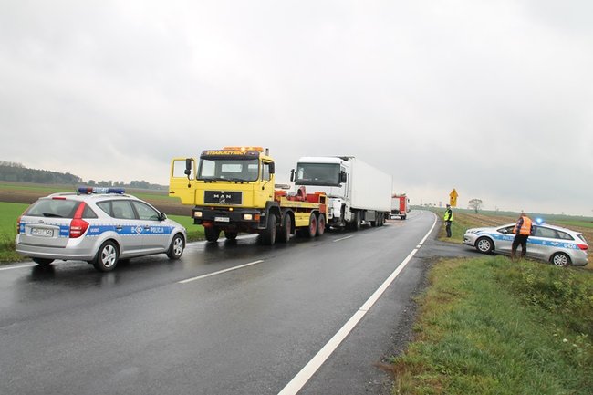 Złamał się na mostku - zdjęcia