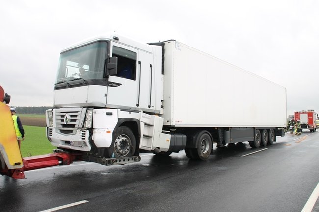 Złamał się na mostku - zdjęcia