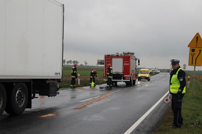 Złamał się na mostku - zdjęcia