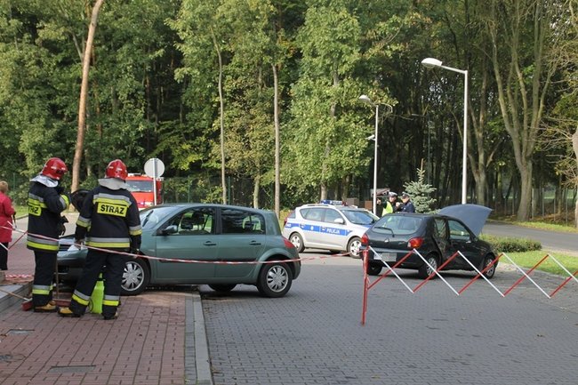 Pomyliła gaz z hamulcem? - zdjęcia