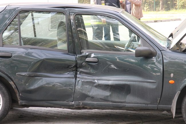 Pomyliła gaz z hamulcem? - zdjęcia