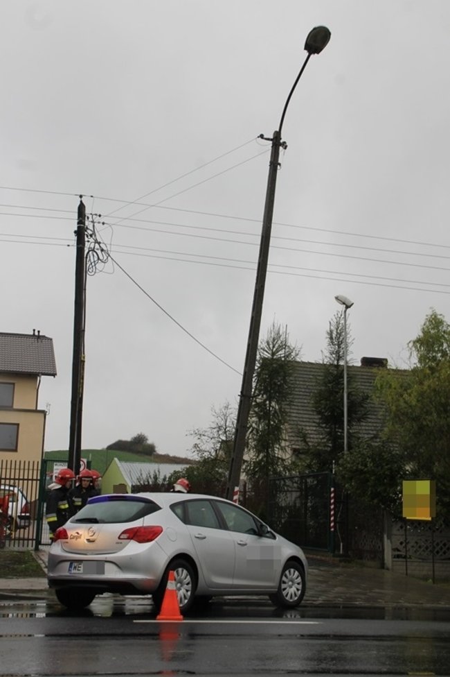  Nie zauważył słupa - zdjęcia