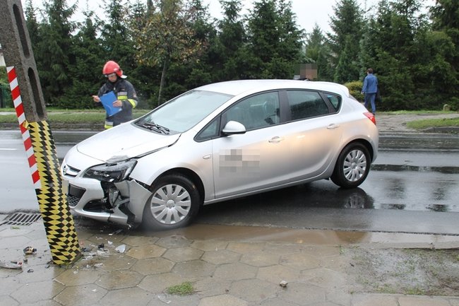  Nie zauważył słupa - zdjęcia