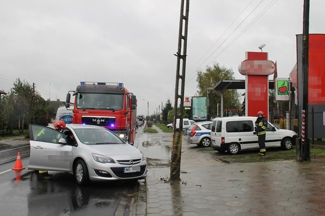  Nie zauważył słupa - zdjęcia