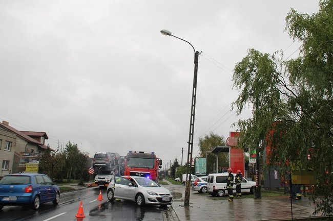  Nie zauważył słupa - zdjęcia