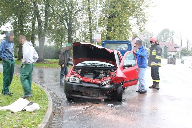 Czołówka na skrzyżowaniu  - zdjęcia