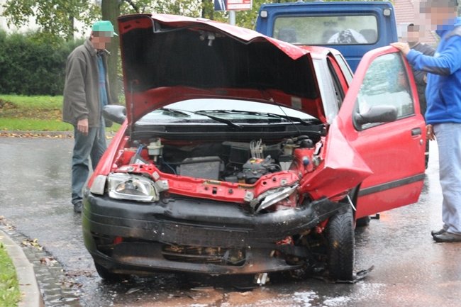 Czołówka na skrzyżowaniu  - zdjęcia