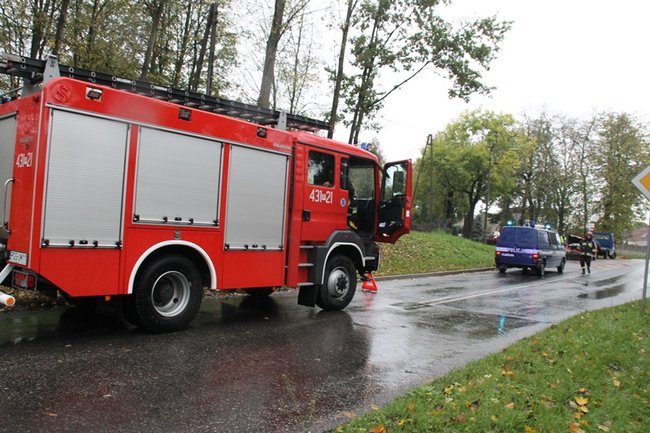 Czołówka na skrzyżowaniu  - zdjęcia