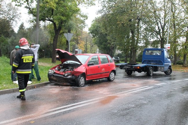 Czołówka na skrzyżowaniu  - zdjęcia