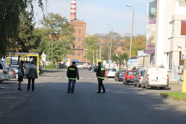 Alarm bombowy w trzech urzędach - zdjęcia