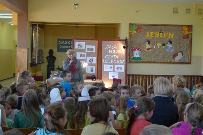 Dzieci czytały z burmistrzem