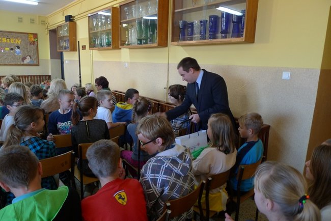 Dzieci czytały z burmistrzem