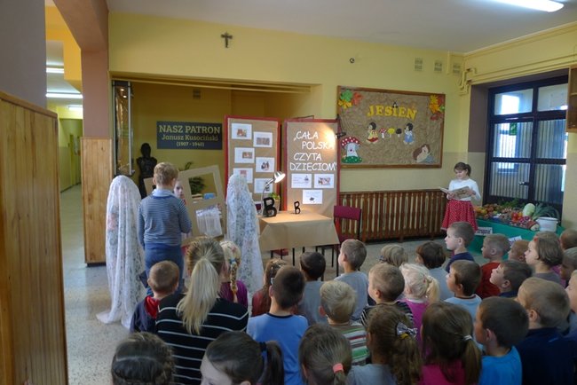 Dzieci czytały z burmistrzem