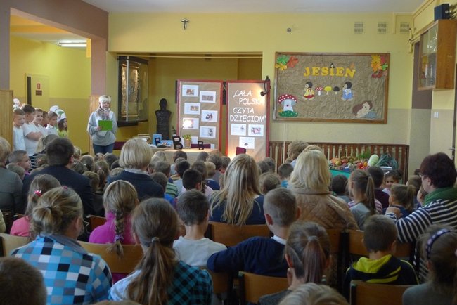 Dzieci czytały z burmistrzem