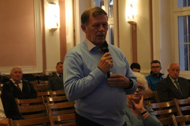 Tłumaczyli się przed mieszkańcami - zdjęcia