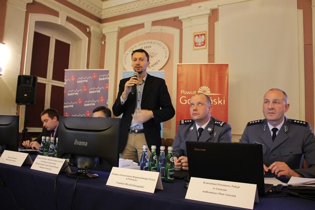 Tłumaczyli się przed mieszkańcami - zdjęcia