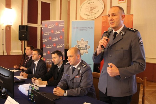 Tłumaczyli się przed mieszkańcami - zdjęcia