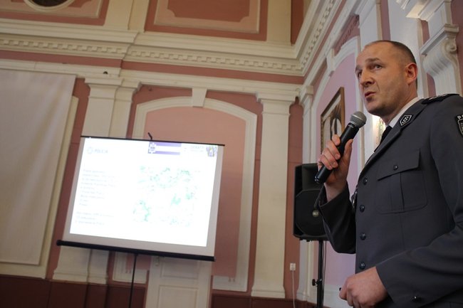 Tłumaczyli się przed mieszkańcami - zdjęcia