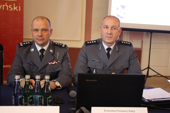 Tłumaczyli się przed mieszkańcami - zdjęcia