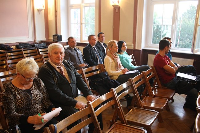 Tłumaczyli się przed mieszkańcami - zdjęcia