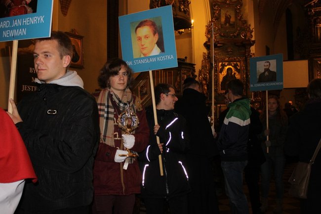 Święci zamiast wampirów - zdjęcia